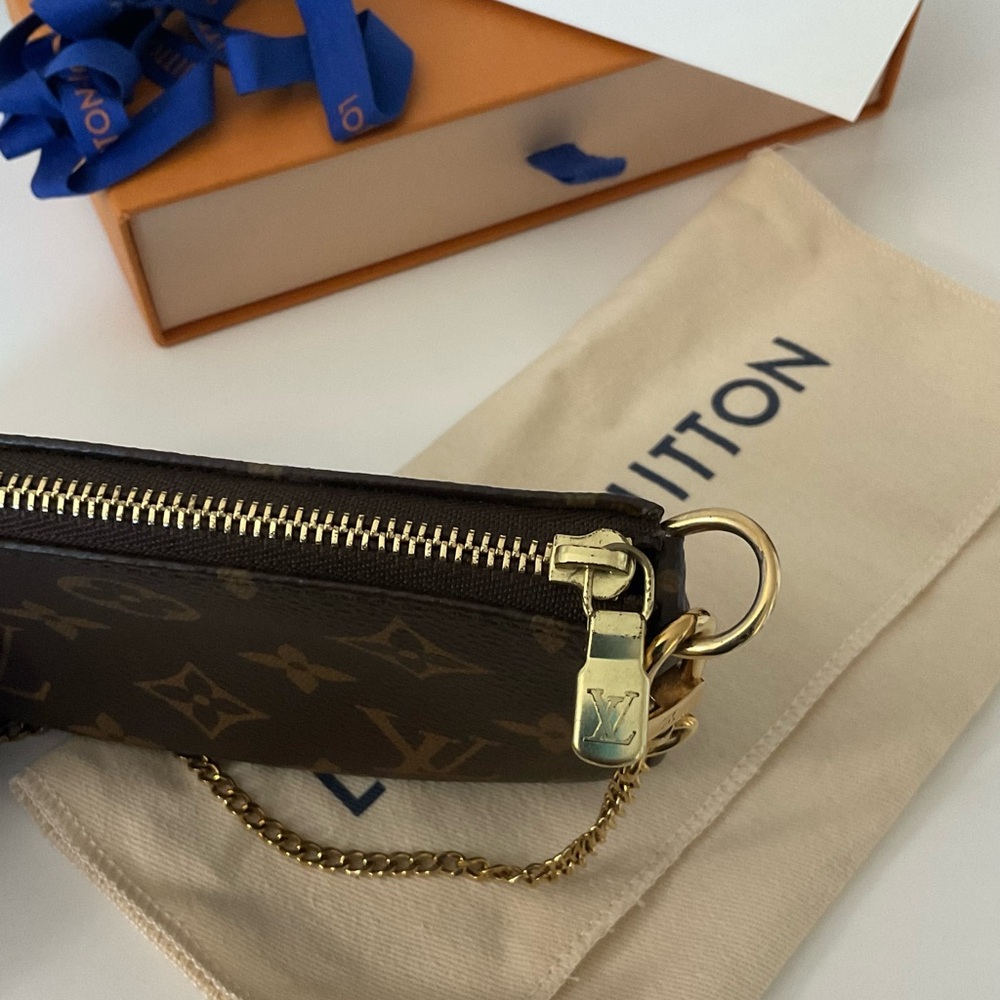 Louis Vuitton Mini Pochette Accessoires – Made in France - Picture 7 of 11